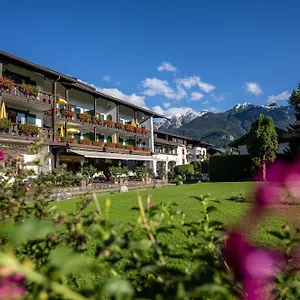 Parkhotel 4 Sterne Superior Alpenjuwel Mit Genuss, Golf & Wellness In Der Karwendel-region Tradition Trifft Eleganz Im Stilvollen Rueckzugsort Отель